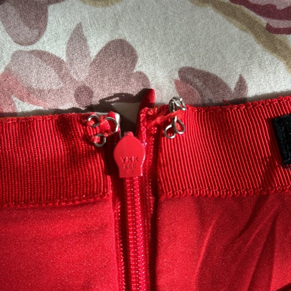 Ann Taylor Bold Geo Print Pencil Skirt - Picture 3 of 3